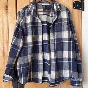 MOUNTAIN HARDWEAR / Flannel Shacket / Blue and Cream / Size XL / EUC